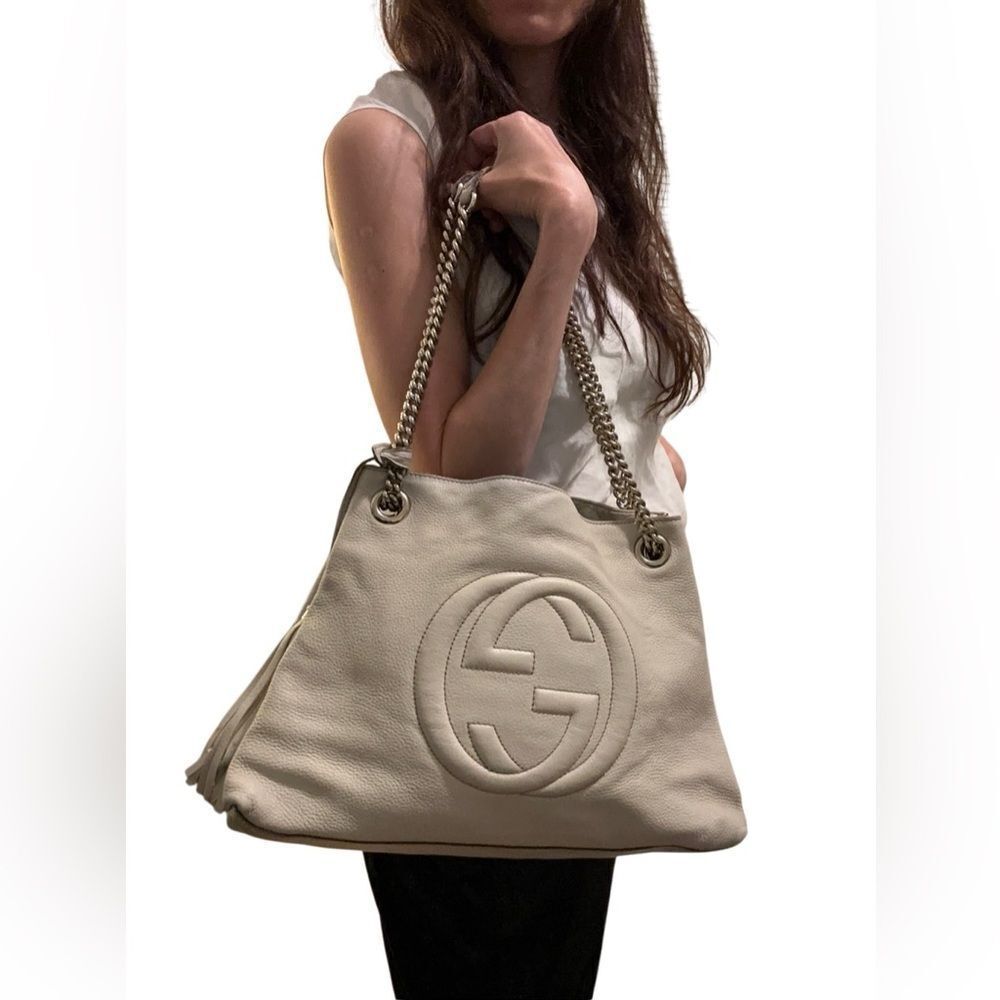 Gucci Soho White Leather Shoulder Bag with Chain Strap and Tassel - Picture 12 of 16